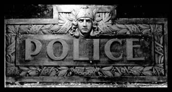 Poste de Police - Linteau / Police Station - Lintel